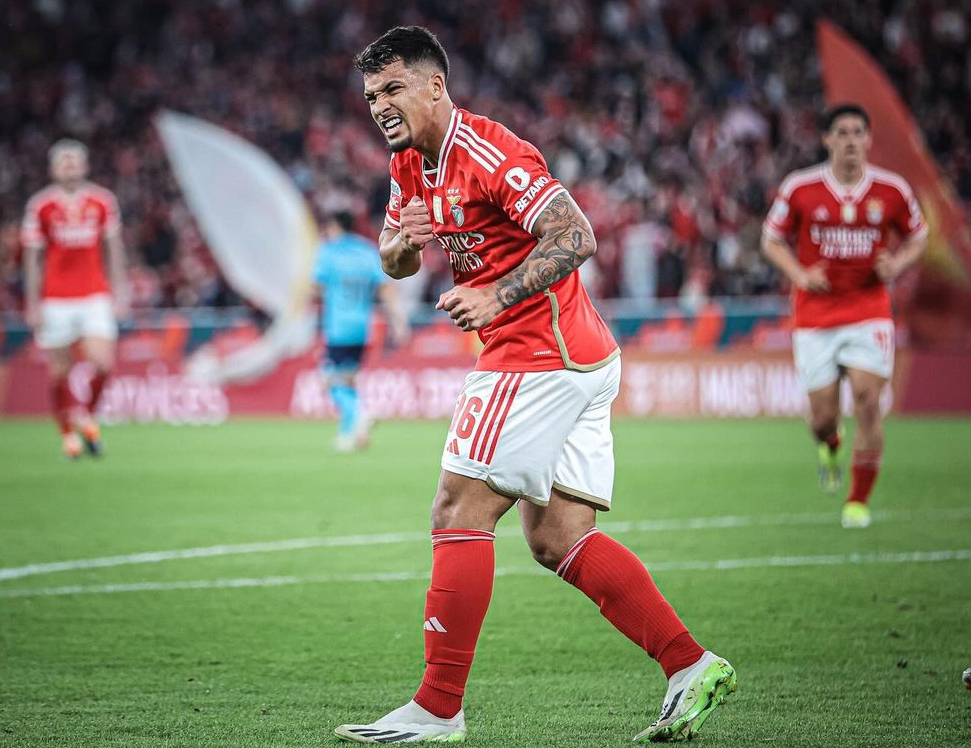 爱游戏综合平台-国际比赛日上海久事备战葡超，门线救险细节曝光，管理层满意，数据趋势出现新变化(澳超足球红牌停赛几场)